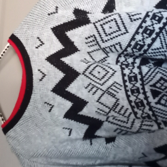 Sweater - Picture 3 of 4